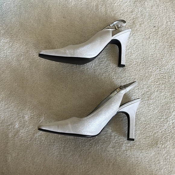 Y2K silver Satin Sling back Pumps - Picture 5 of 13